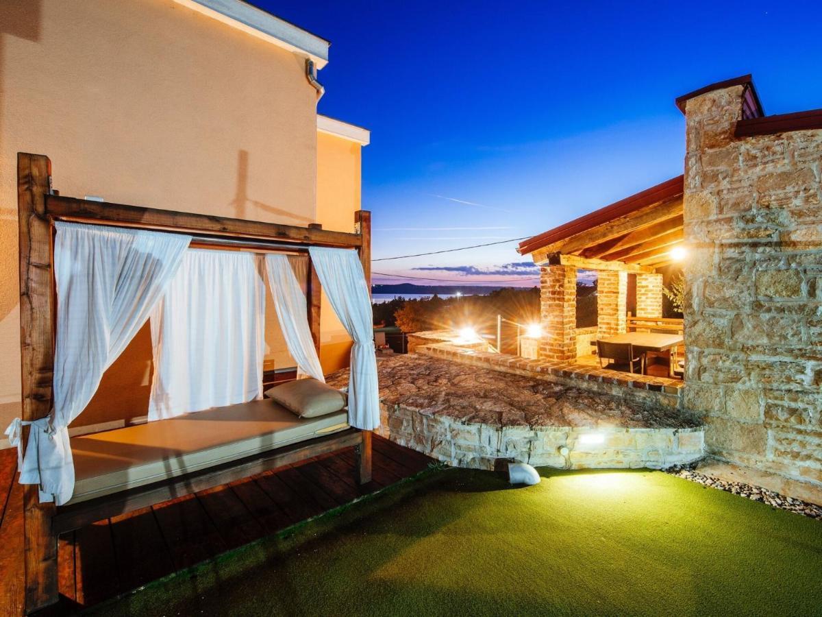 Splendid Holiday Home In Jasenice Maslenica Extérieur photo