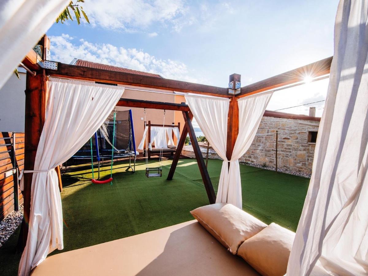 Splendid Holiday Home In Jasenice Maslenica Extérieur photo